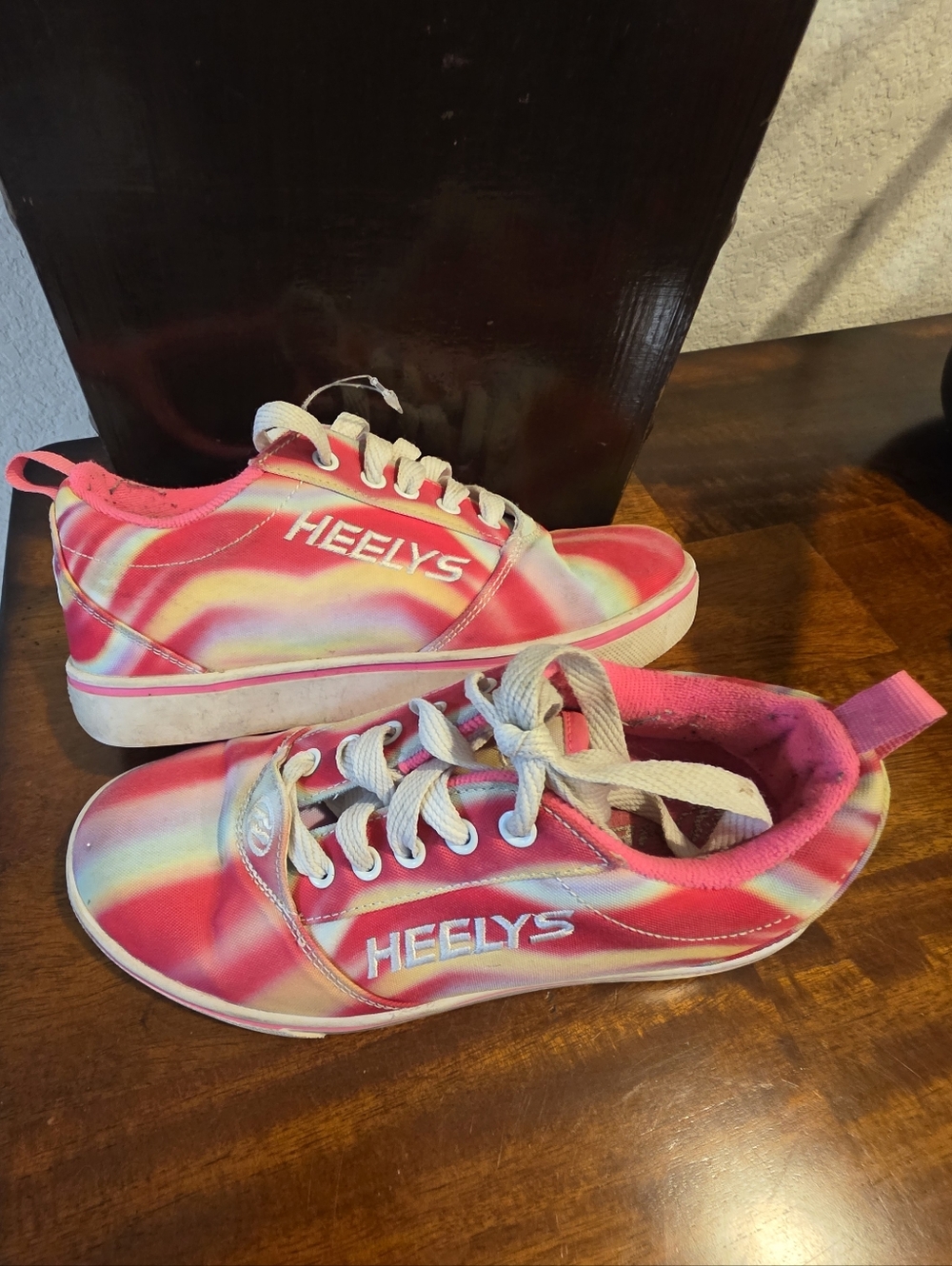 Heelys Pink Rainbow Tie-Dye Skate  Size 3 Shoes